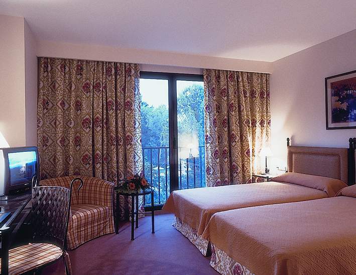 Hotel Termes Montbrió Montbrió del Camp Habitación foto