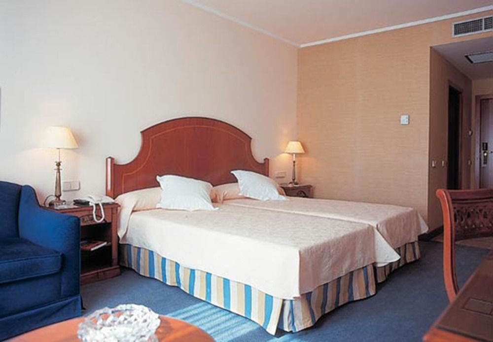 Hotel Termes Montbrió Montbrió del Camp Habitación foto